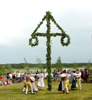 Glad Midsommar! Glad Midsommar!